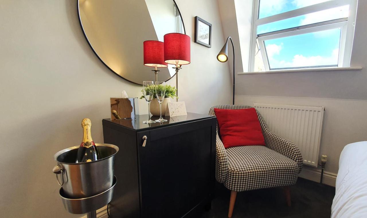 A Room With A View Hove Exterior foto A wine cooler