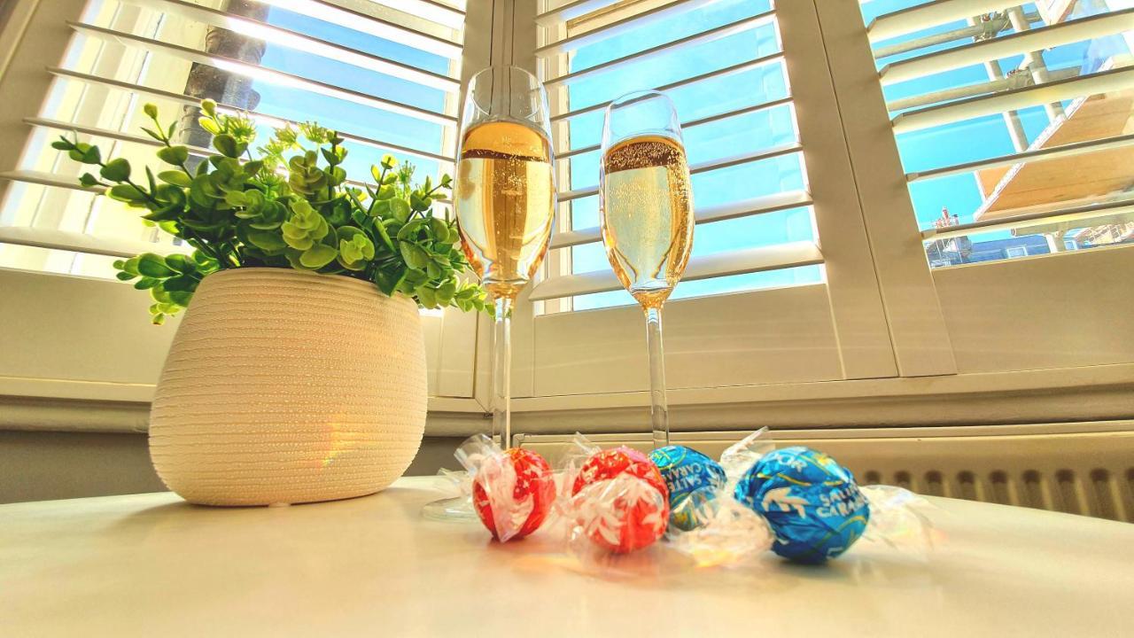 A Room With A View Hove Exterior foto Lindt Lindor