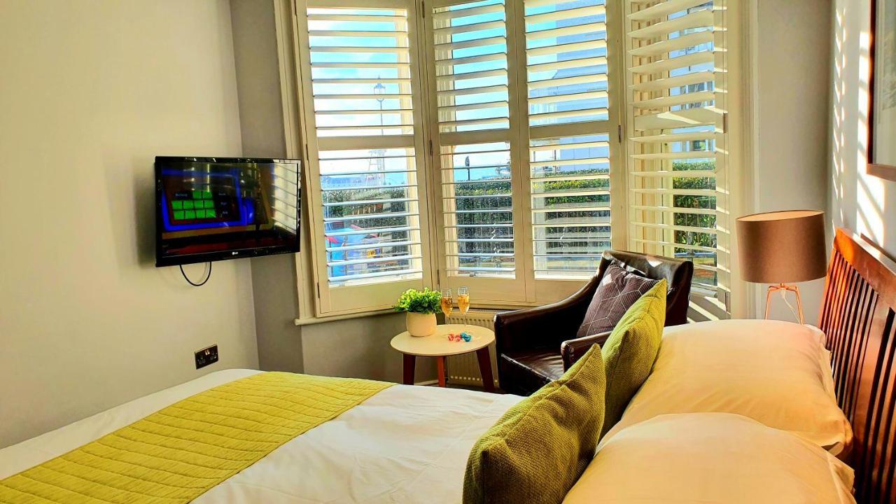 A Room With A View Hove Exterior foto A room at the hotel