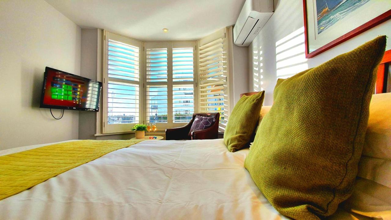 A Room With A View Hove Exterior foto A bedroom at the hotel