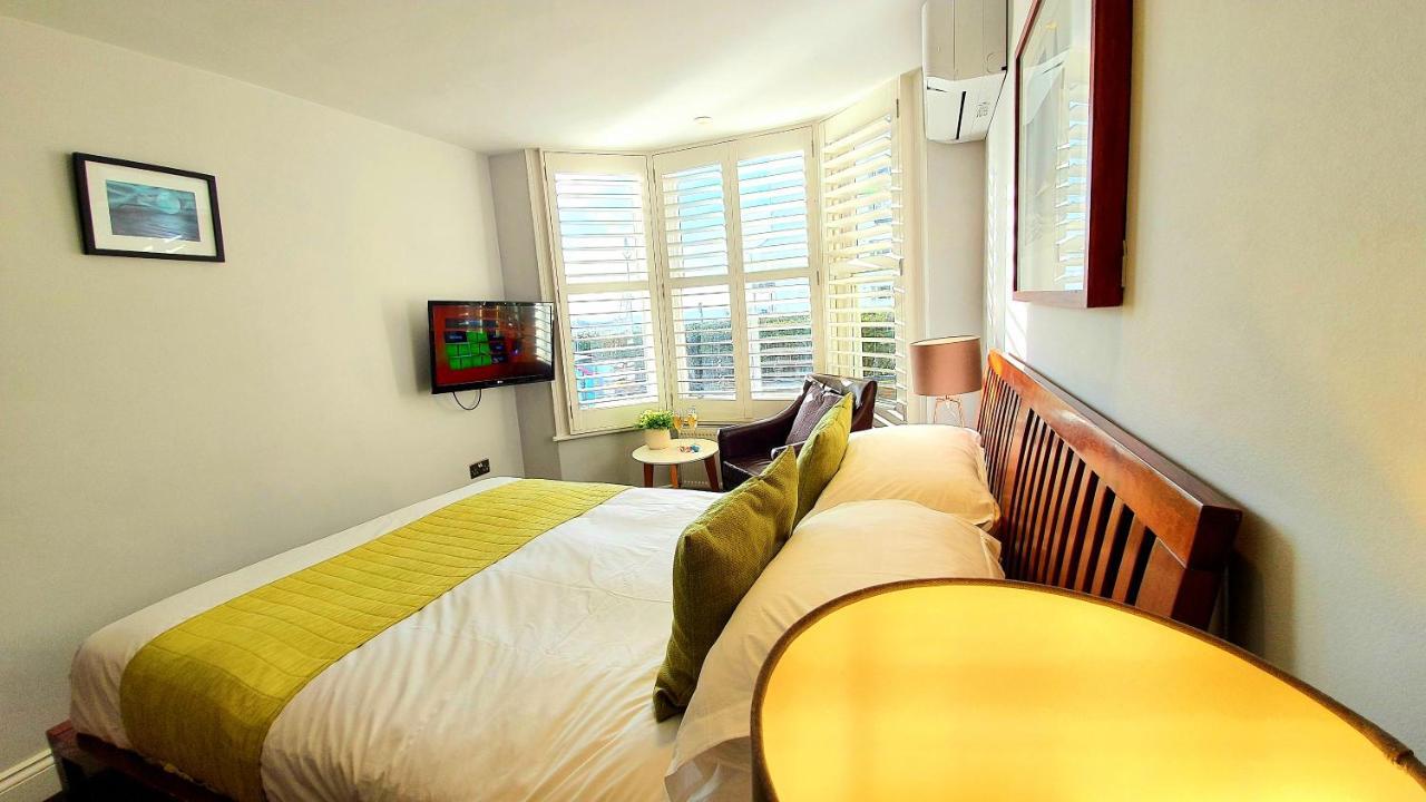 A Room With A View Hove Exterior foto A room at the hotel