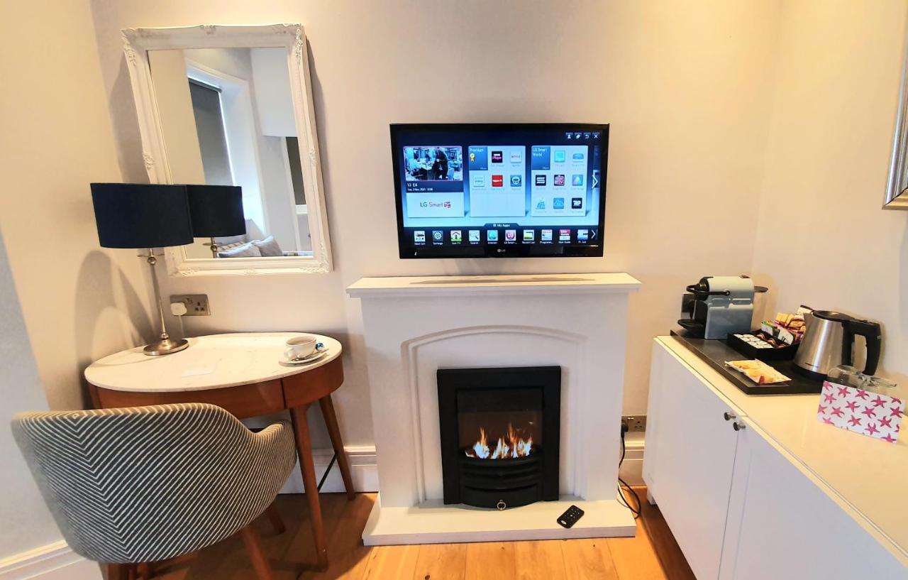 A Room With A View Hove Exterior foto A fireplace with a bioethanol burner